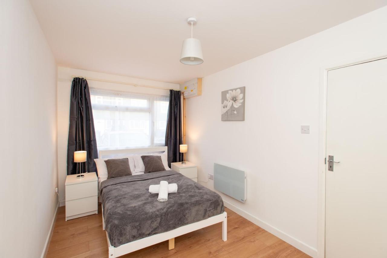 Stunning Four Bedroom House Close To Excel, O2 & Central London With Free Parking Kültér fotó